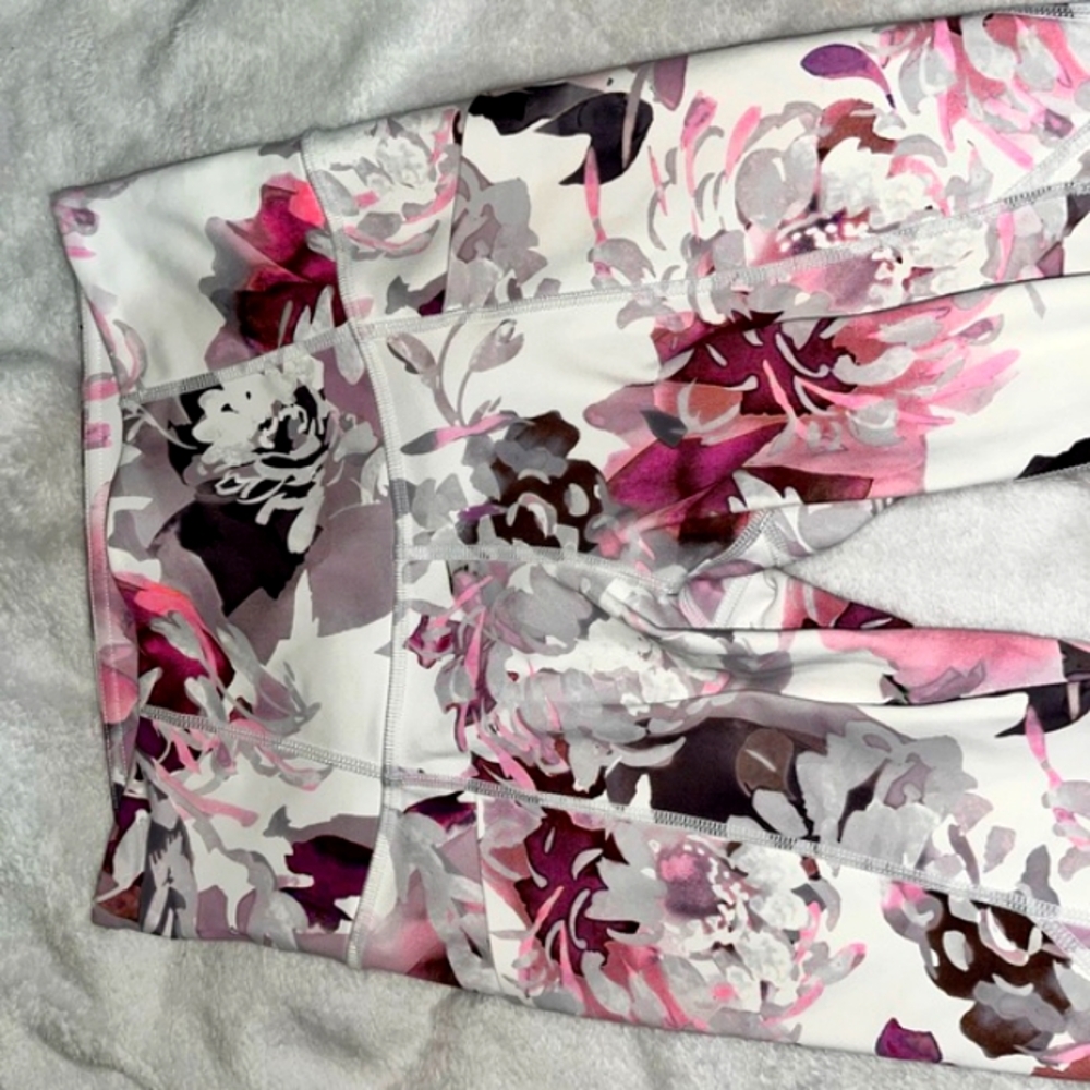 Athleta Salutation Tight Peony 7/8 Leggings Stash Pockets Womens Size XXS - Picture 8 of 11